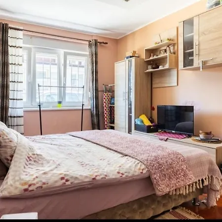 Apartment Chic Dorcol *
